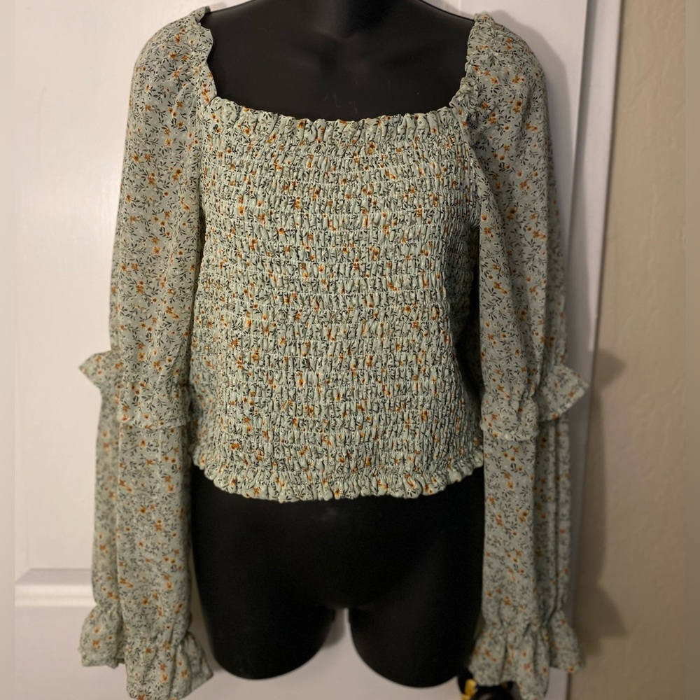 Floral fitting top